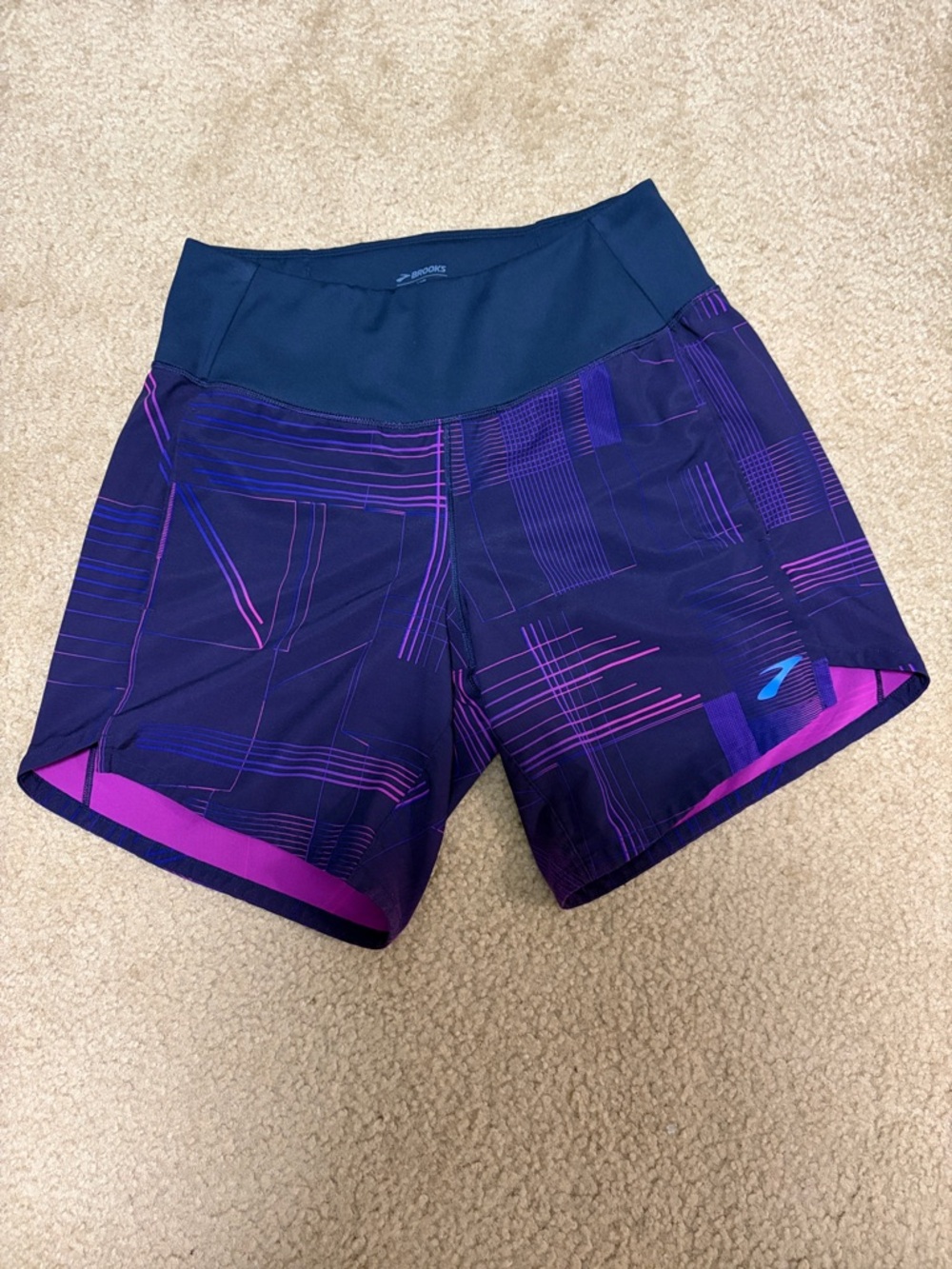 Brooks Chaser 7” - size xs